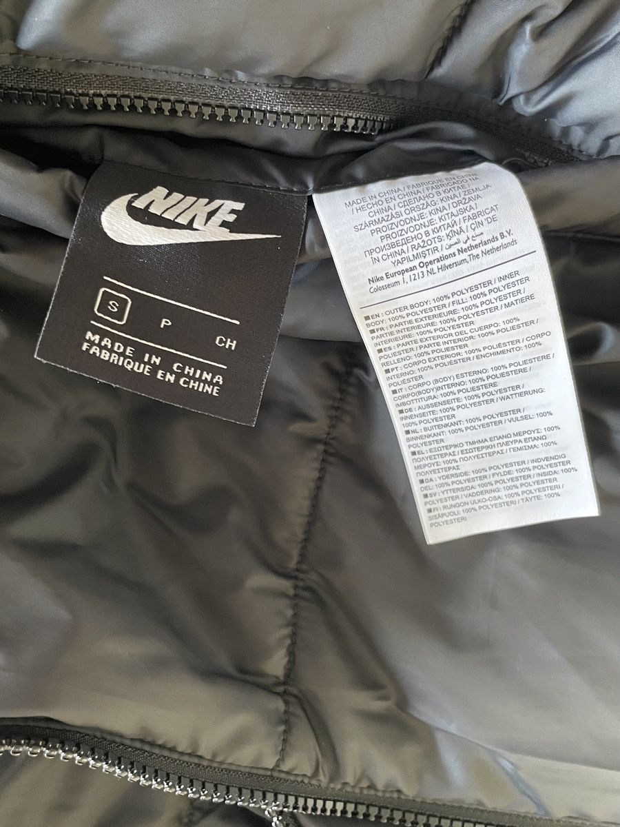 Nike Jacken: Doudoune Nike noire reversible imperméable, taille S, neuve – Neu und originalverpackt aus Vuadens von Nina11 8