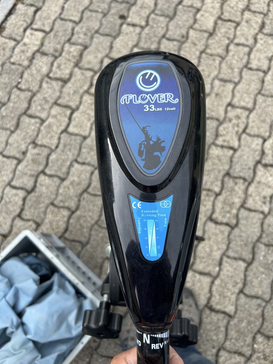 Moteurs: Aussenborder Elektrisch mit Batterie 12Volt – D'occasion à Netstal par urs_x6zf 1