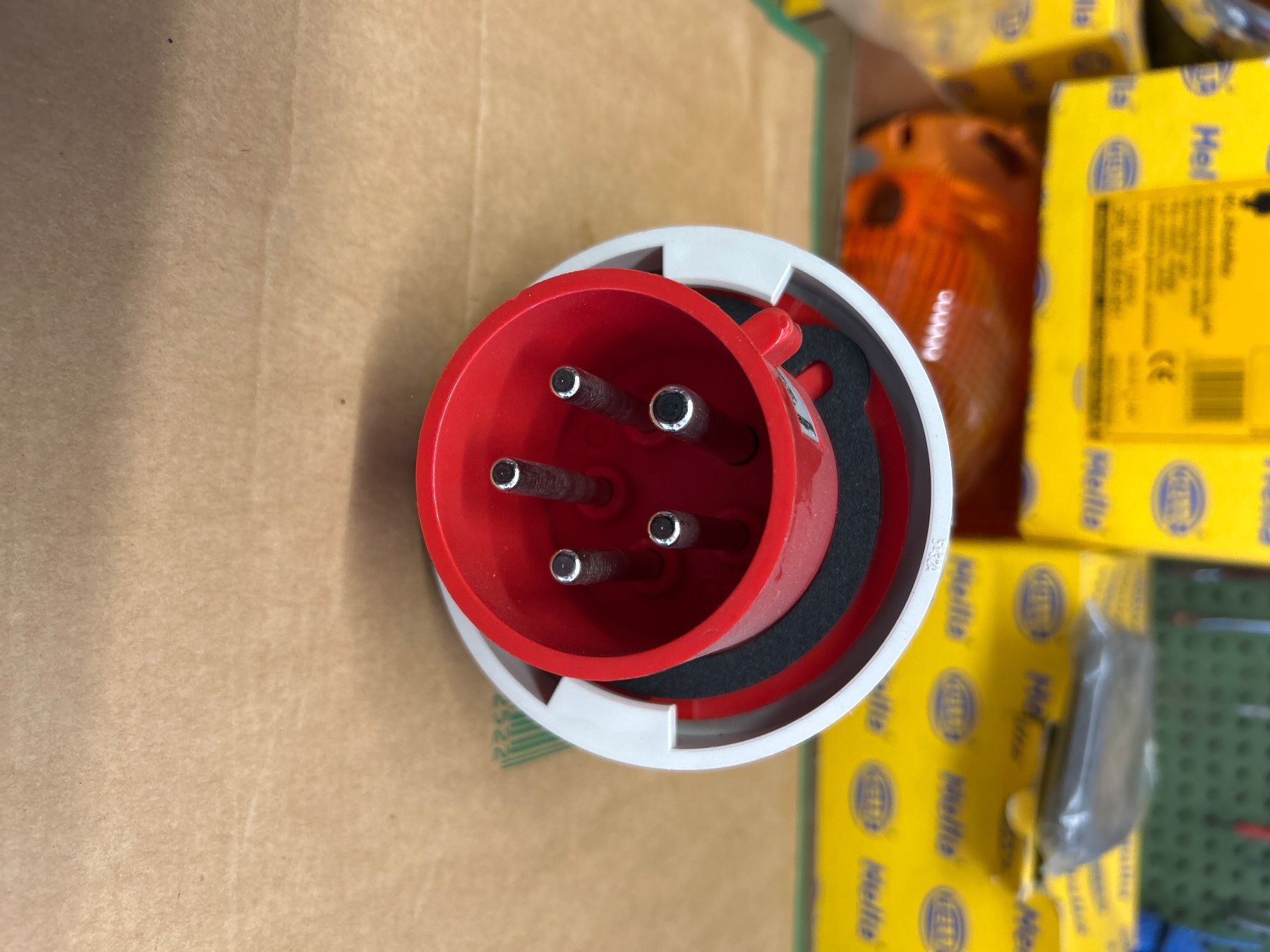 Stecker: Walther CEE Stecker 32A 400V Typ 239 gebraucht – Gebraucht aus Galgenen von mk8_mc9b 1