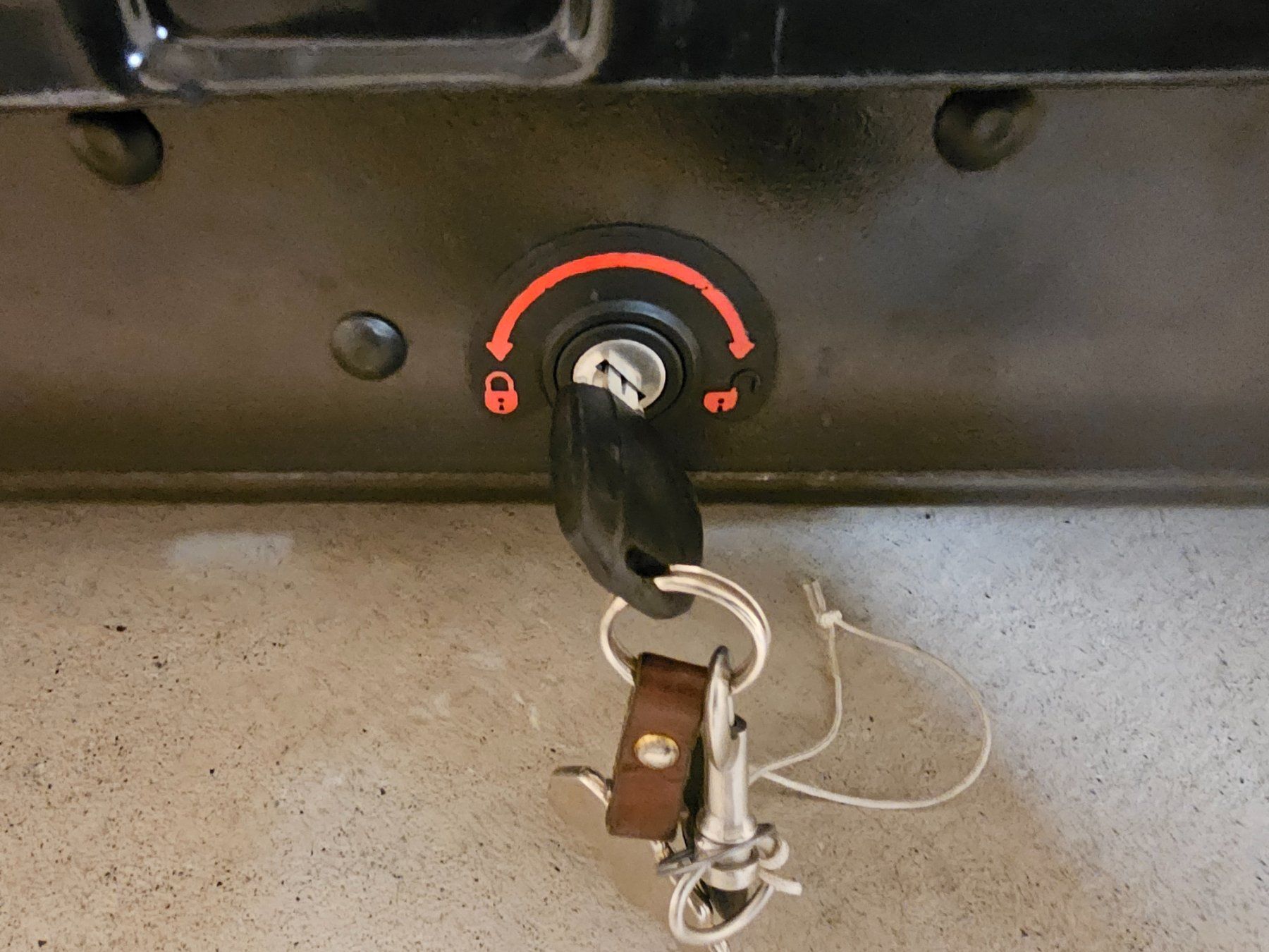 Thule Dachboxen: Thule Atlantis 600 Dachbox – gebraucht – Gebraucht aus Müllheim Dorf von ThEzUbI-21 6
