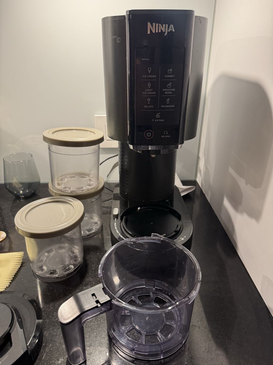 Elettrodomestici da cucina: Ninja ice cream maker + 3 Becher – Usato da Rorschach venduto da ilo_jxk7 2