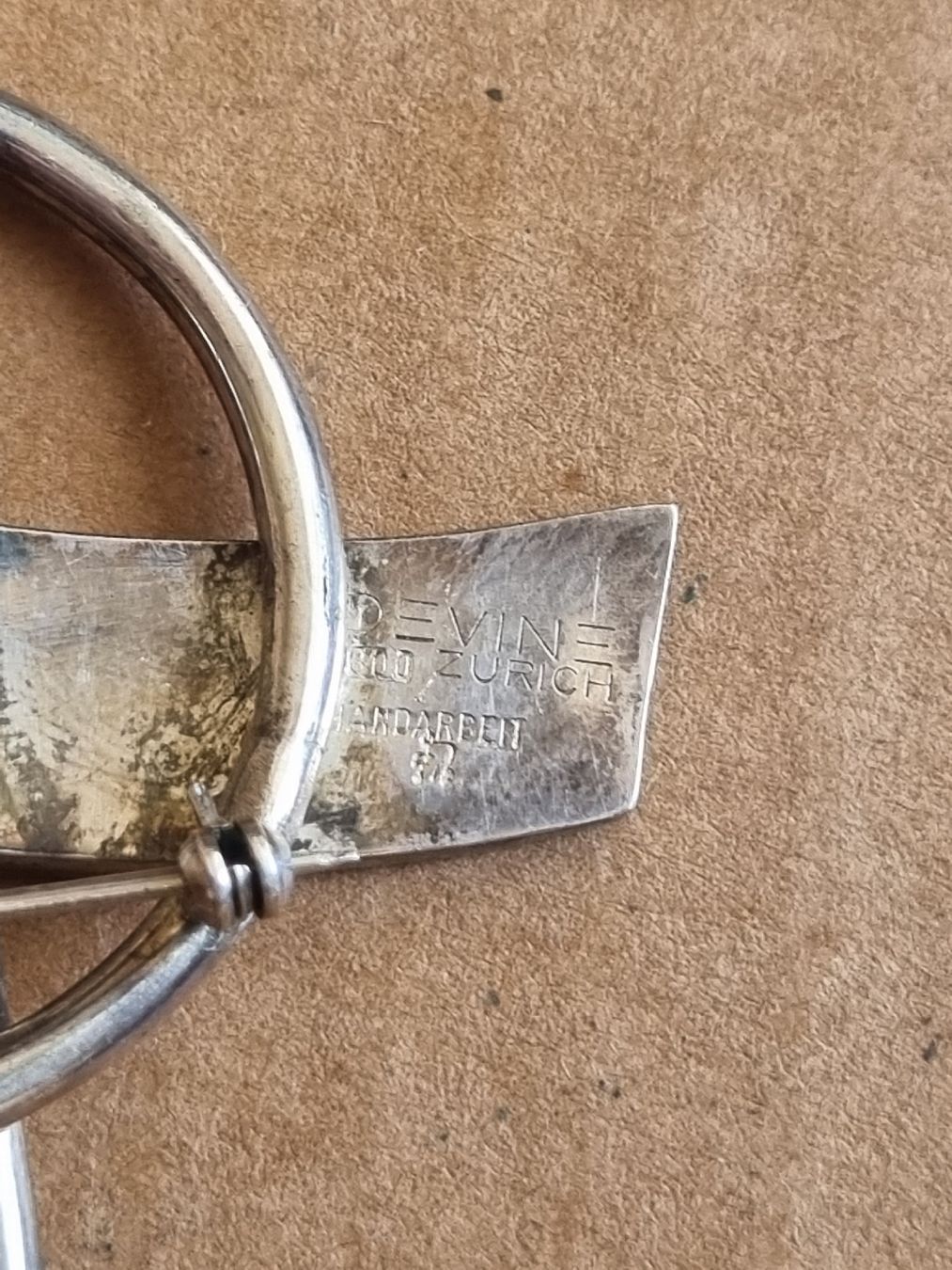 Spille & Fermagli: DEVINE ZÜRICH BROSCHE Silber 800 – Usato da Schaffhausen venduto da Leveron13 3