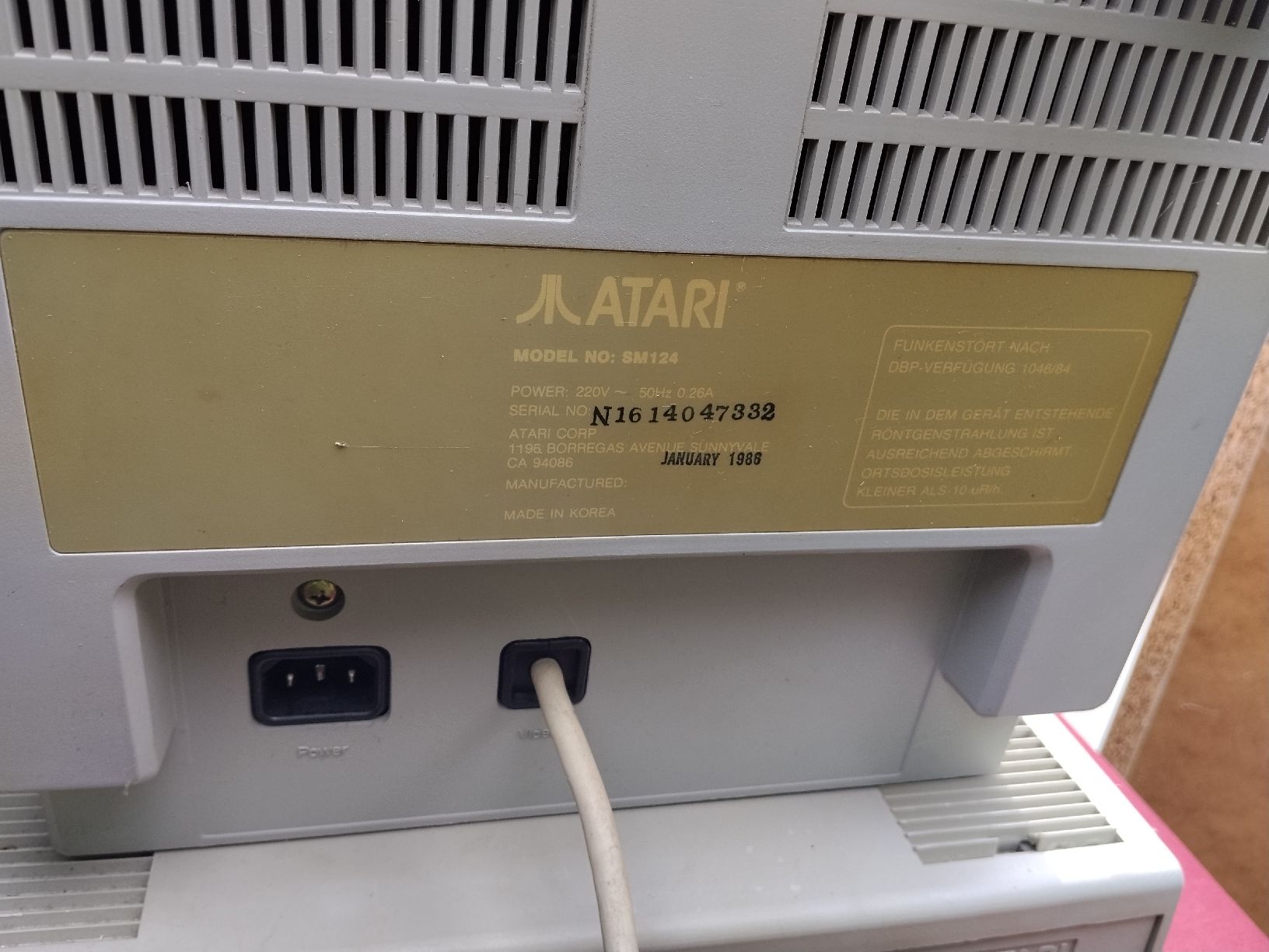 Atari PCs: Atari Bildschirm mit Computer – Defekt aus Scherz von oCloot 1