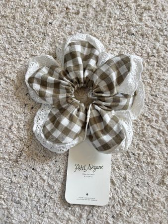 Petit Sézane scrunchie