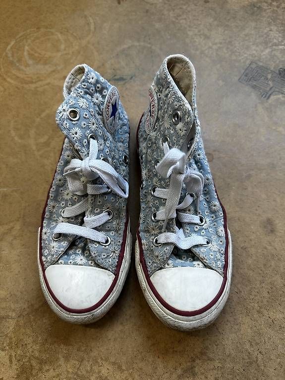 Schuhe für Jungen: Converse Schuhe Bestickt Gr. 30 – Gebraucht aus Bonstetten von YinNation