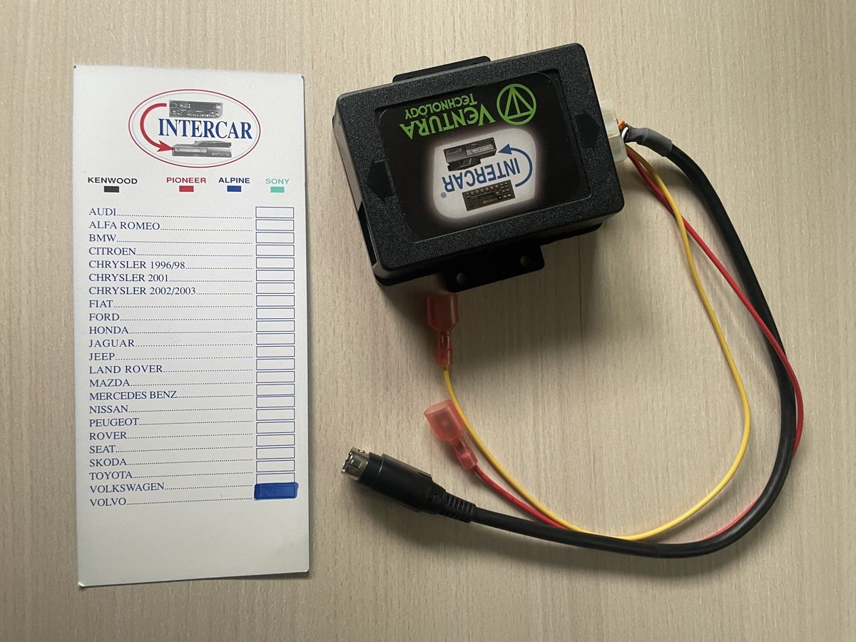Volvo Tutti pezzi di ricambio auto: Connecteur Interface Volvo —> chargeur CD Alpine – Nuovo e nell'imballaggio originale da Denges venduto da Ricautomotive 2