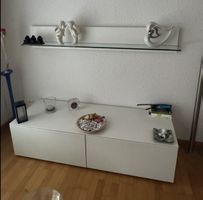 TV-Möbel und Ablage