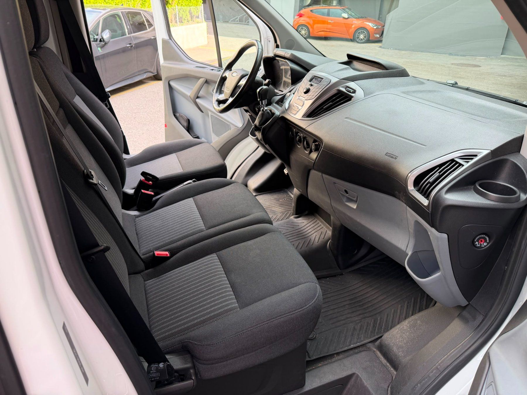 Ford Nutzfahrzeuge: FORD Transit Custom – Gebraucht aus Zuchwil von Funsportshop 7