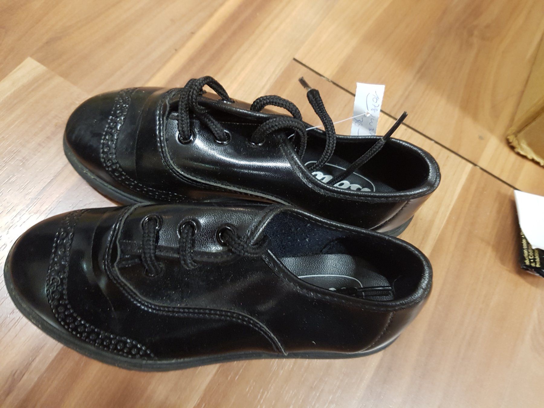 Scarpe per ragazzi: Bata Schuh gr 28 K5 – Usato da Schwarzenburg venduto da Sunny0290