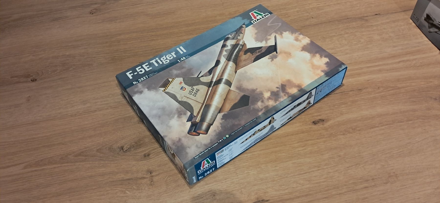 Revell Modellbausätze & Standmodelle: Flugzeug Modellbausätze 1/48  – Neu und originalverpackt aus Kerns von gug_7f6q 5