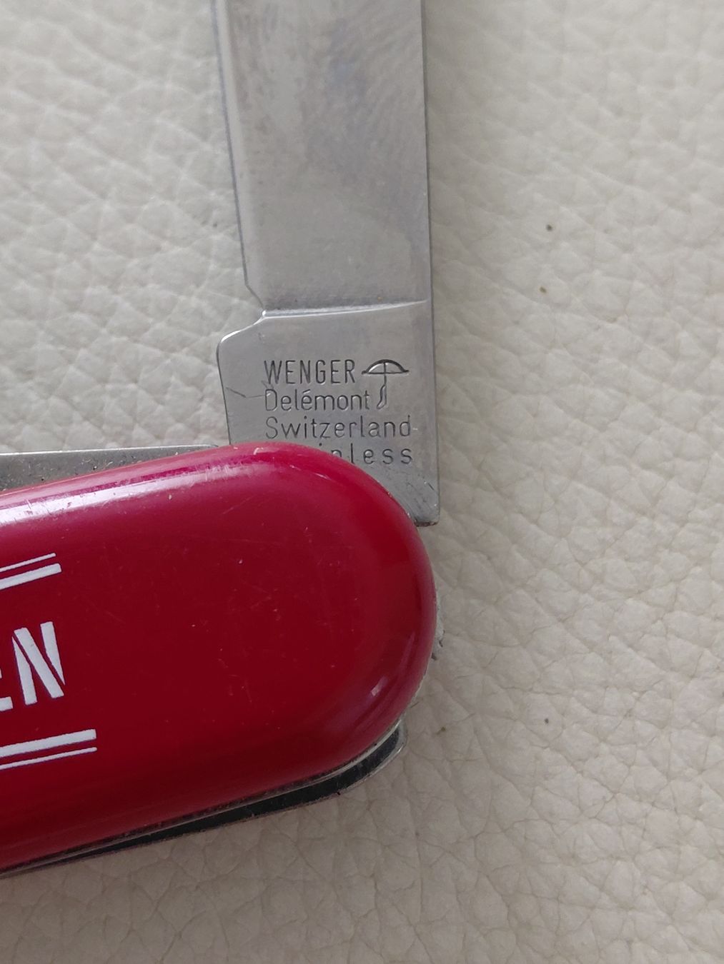 Wenger Coltelli tascabile: Rotes Wenger Commander 85mm Feldschlöschen Taschenmesser – Nuovo (secondo la descrizione) da Belp venduto da mar_76s8 2
