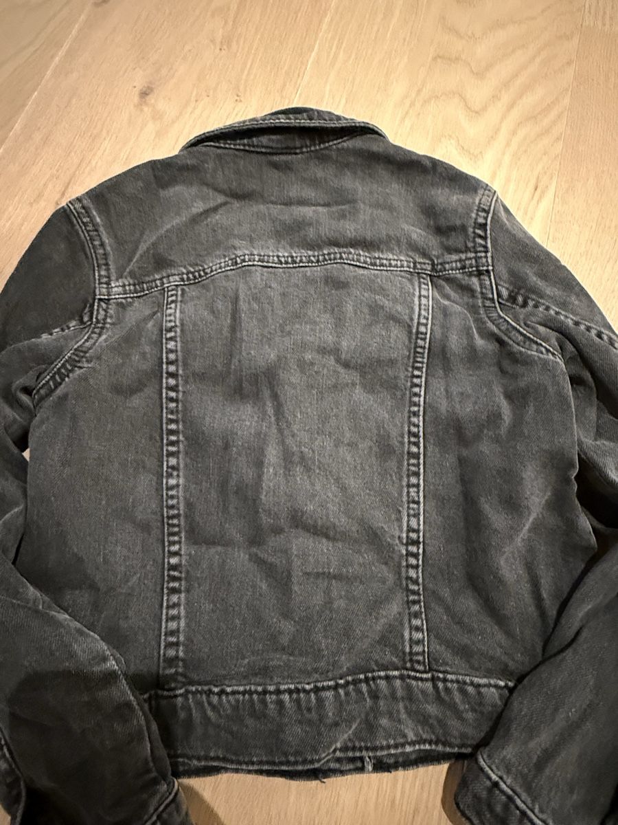 H&M Giacche & Cappotti: Coole Jeansjacke, Grösse 128 – Usato da Rümlang venduto da zflyfa0001 3