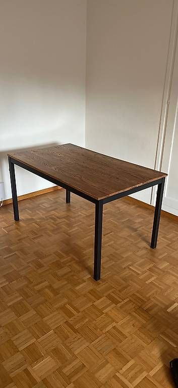 Tables: Schöner kleiner Holzesstisch – D'occasion à Bern par mj123
