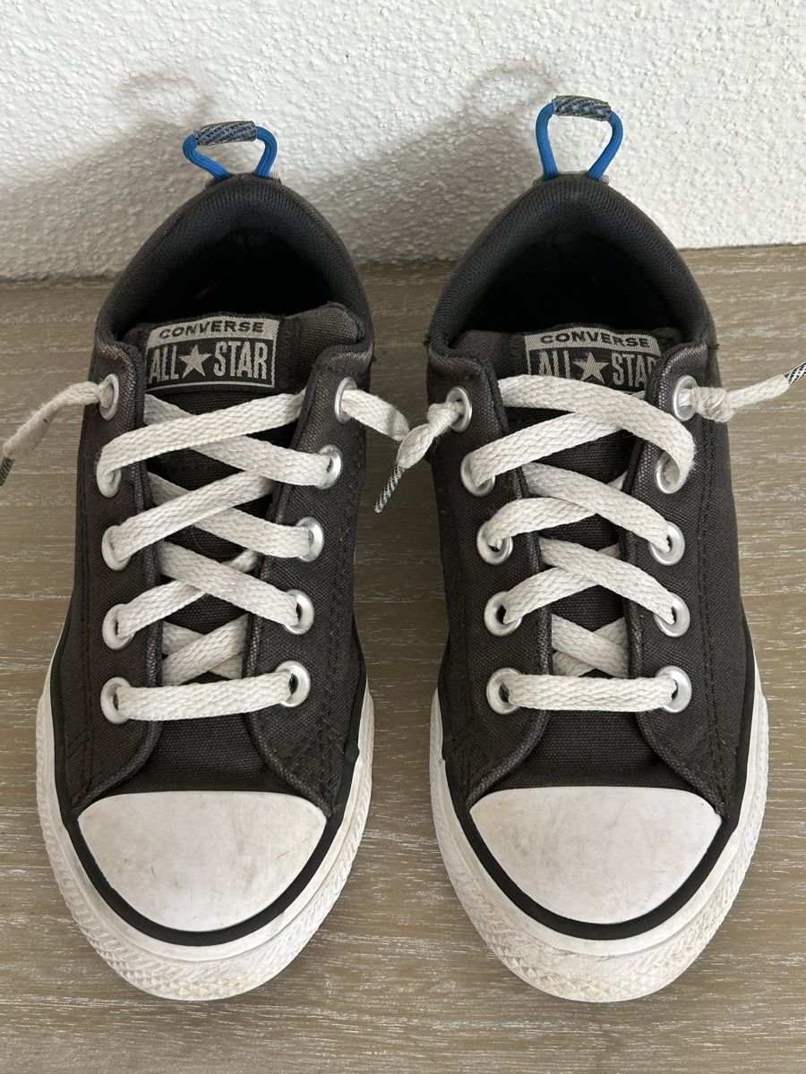 Converse Scarpe per ragazzi: Coole Converse All Star Kinder Schuhe, Grösse 30 – Usato da Wolhusen venduto da eve_m6cg 2