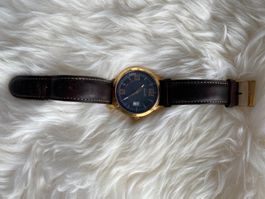 Uhr der Marke Guess