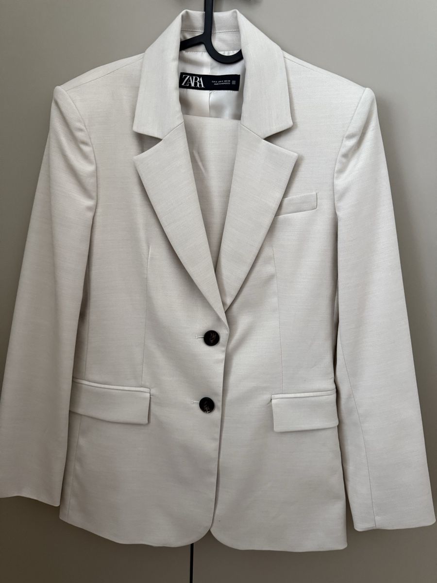 Zara Completi & Tailleur: Blazerset mit Hose von Zara – Nuovo (secondo la descrizione) da Wallisellen venduto da lar_yl8d