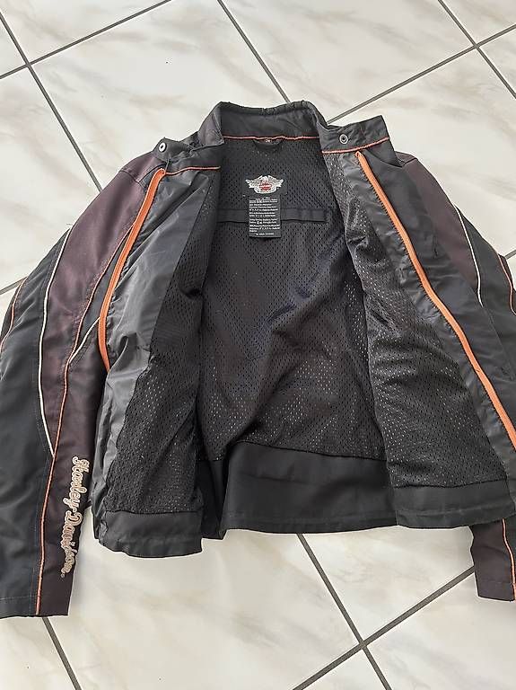 Harley-Davidson Jacken: Zu verkaufen Lady Harley Davidson Jacke – Gebraucht aus Recherswil von Giowe 1