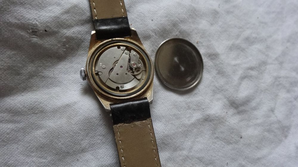 Montres: INTERTIME HERREN ANTIK GRÖÖSE UHR.25 RUBIS.LÄÜFT--40X50MM – D'occasion à zürich par ahmad01 6