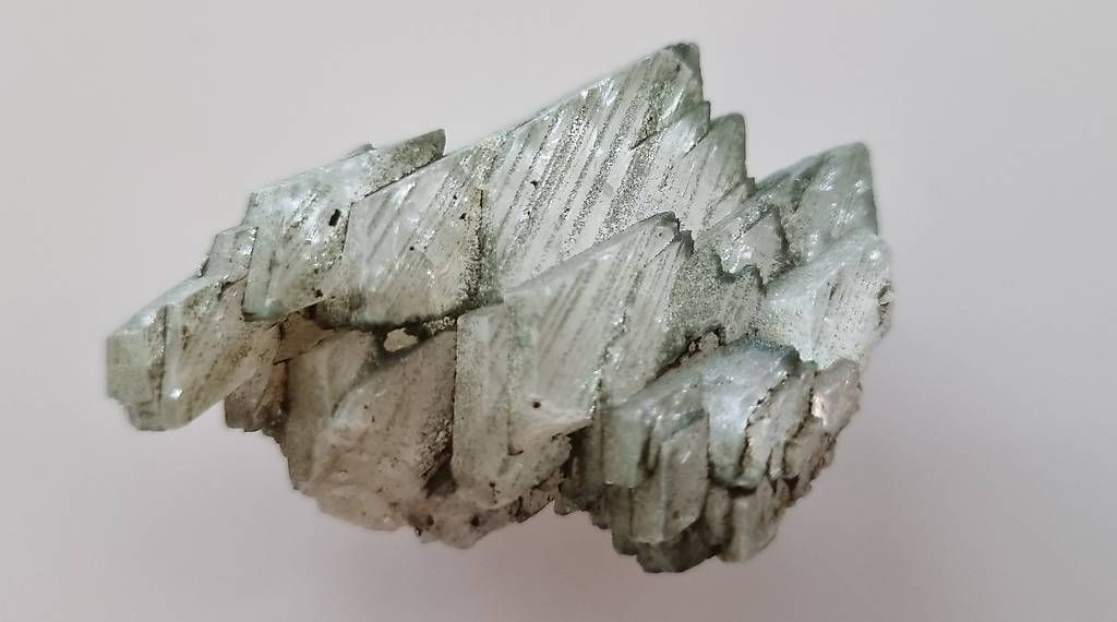 Minerali & Pietre curative: Calcit Gwindel mit Chlorit – Usato da Ehrendingen venduto da NSX-RR 2