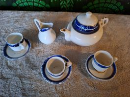 Antikes Puppengeschirr- Set 8-teilig Porzellan, charmant