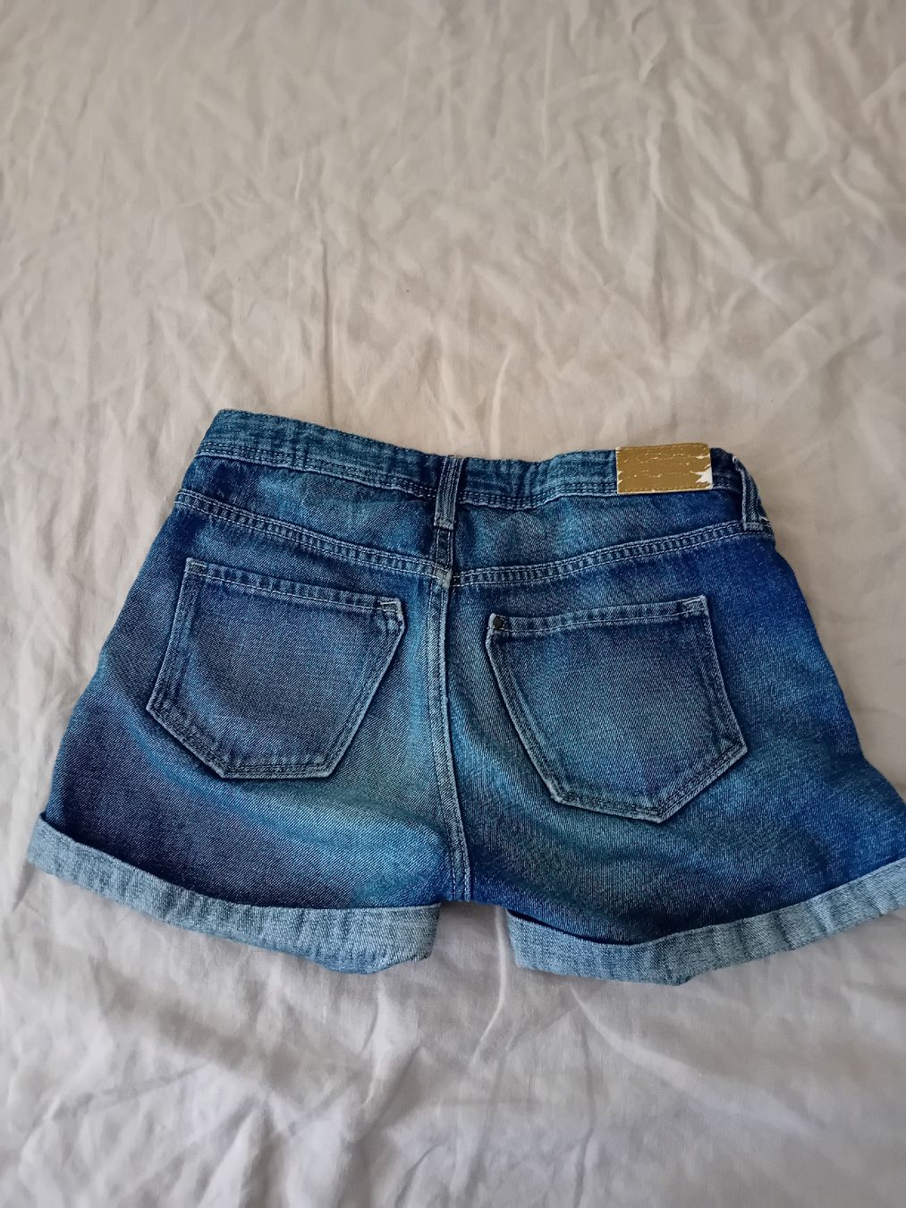 H&M Pantaloni: Jeansshorts von H&M, Größe 152 – Usato da Romanshorn venduto da milenva 1