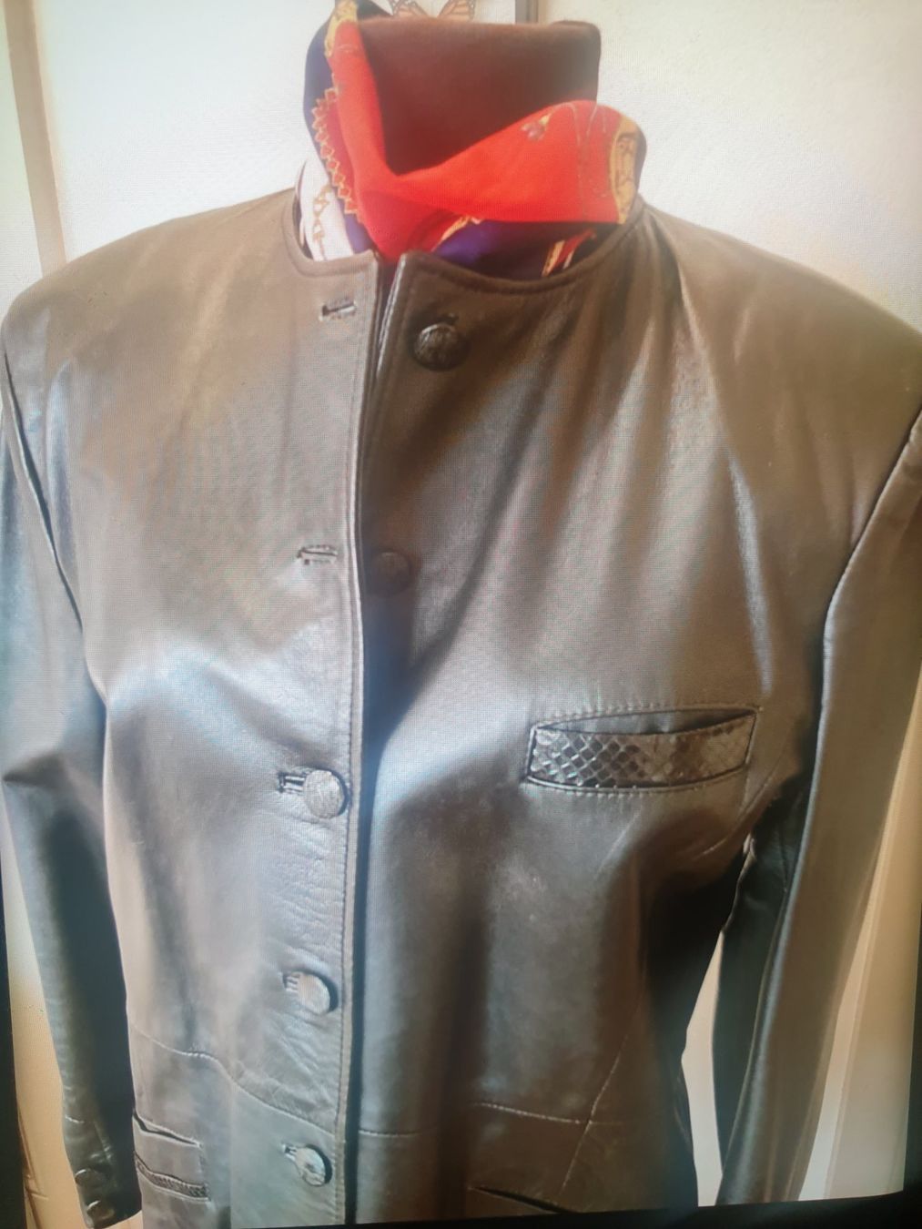 Vestes: Veste en cuir – D'occasion à Fribourg par mal_8zjh 5