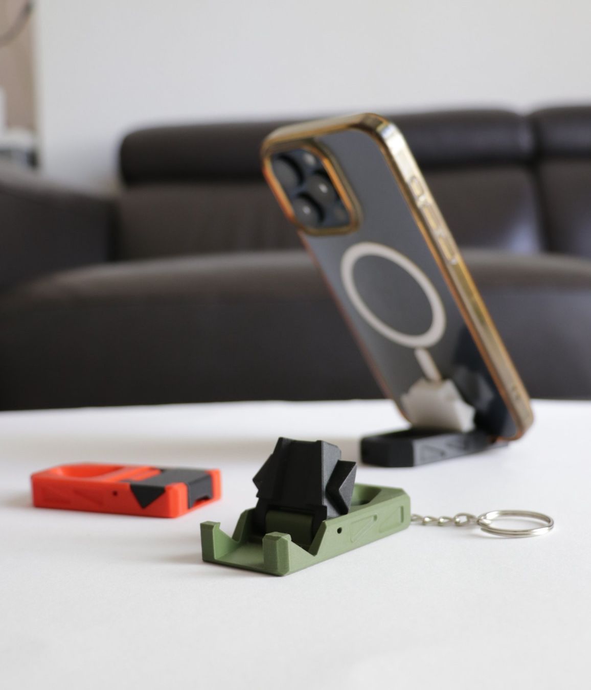Staffe: Handyhalter Schlüsselanhänger Klappbar – Nuovo e nell'imballaggio originale da Winterthur venduto da Printfusion