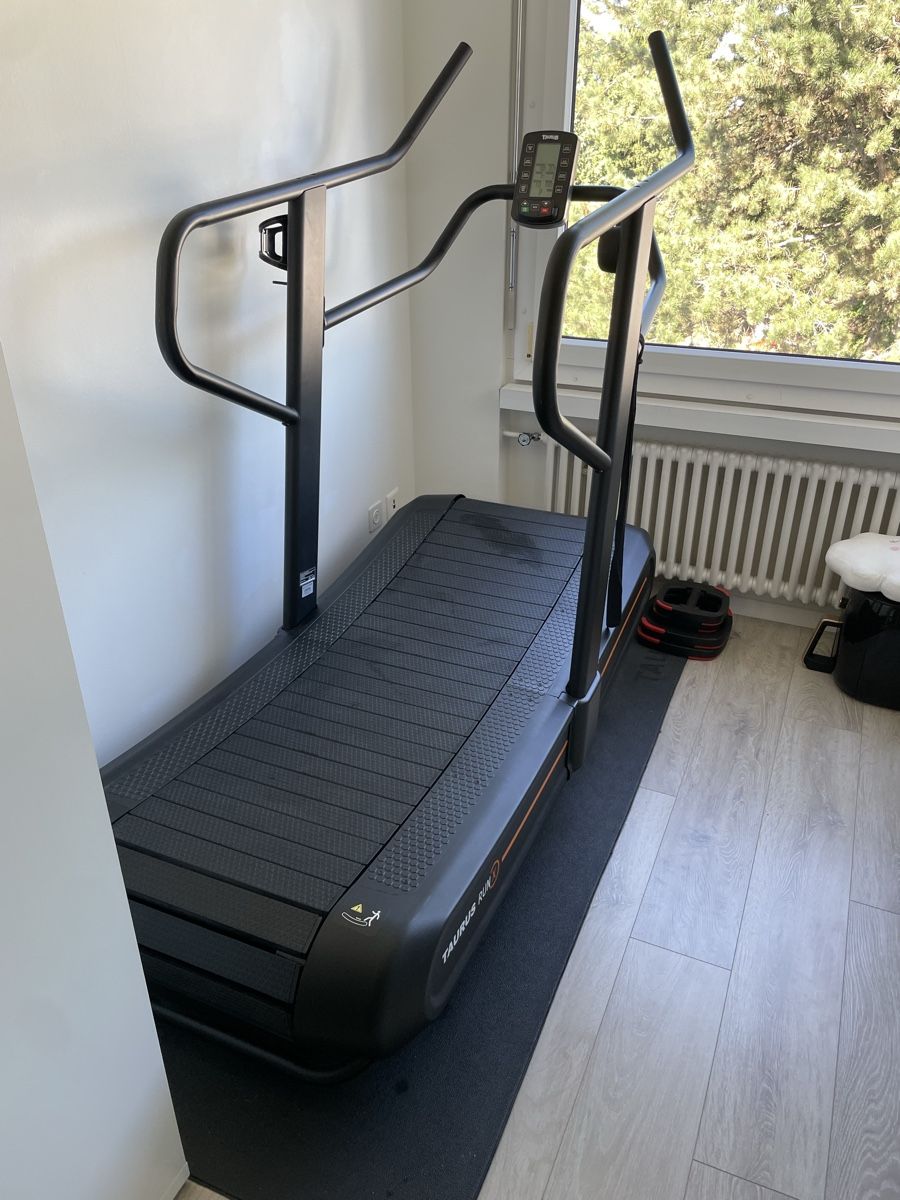 Taurus Hometrainer: Taurus Run-X Curved Laufband – Usato da Ebmatingen venduto da saracen01