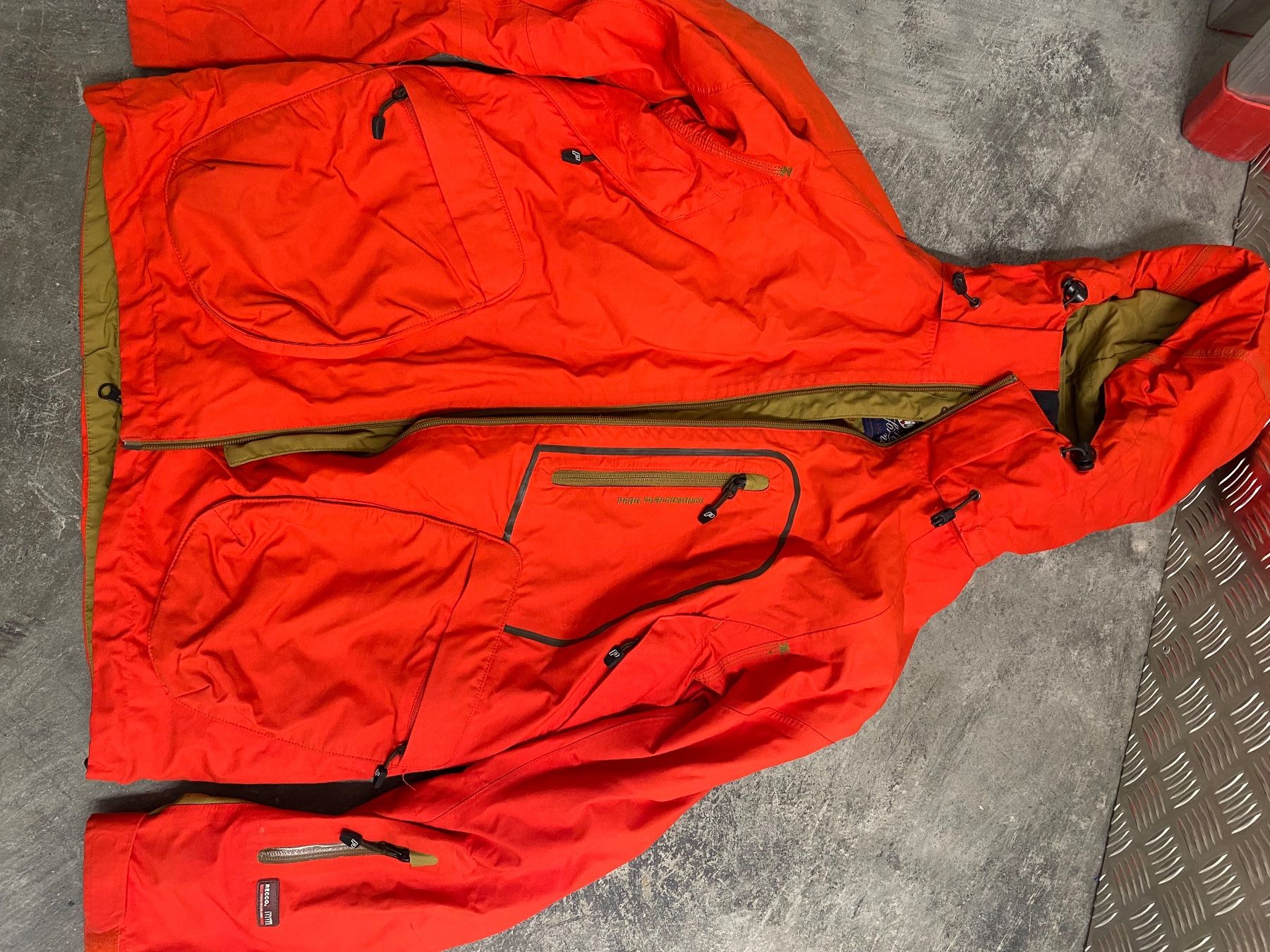 Peak Performance Giacche: Peak Performance R&D Skijacke neuwertig Gr. M – Nuovo (secondo la descrizione) da Bern venduto da floorball_zoro 2