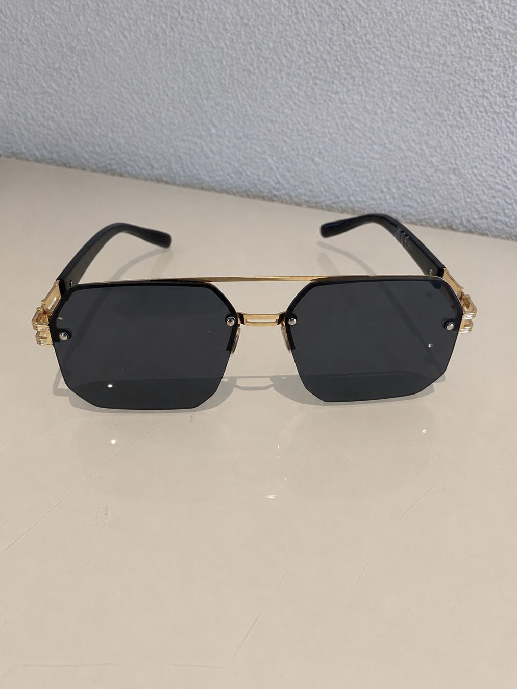 Brillen & Gläser: Moderne Sonnenbrille – Gebraucht aus Sommeri von Gim- 1