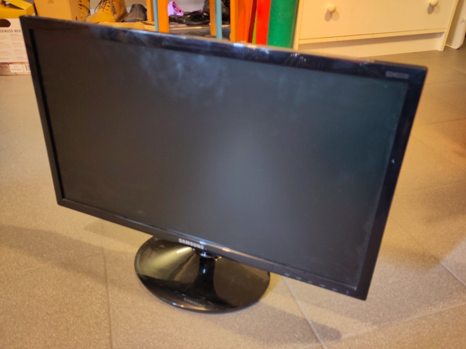 Monitor: Monitor Samsung 24", 1920x1080 – Usato da Liestal venduto da Fcookie