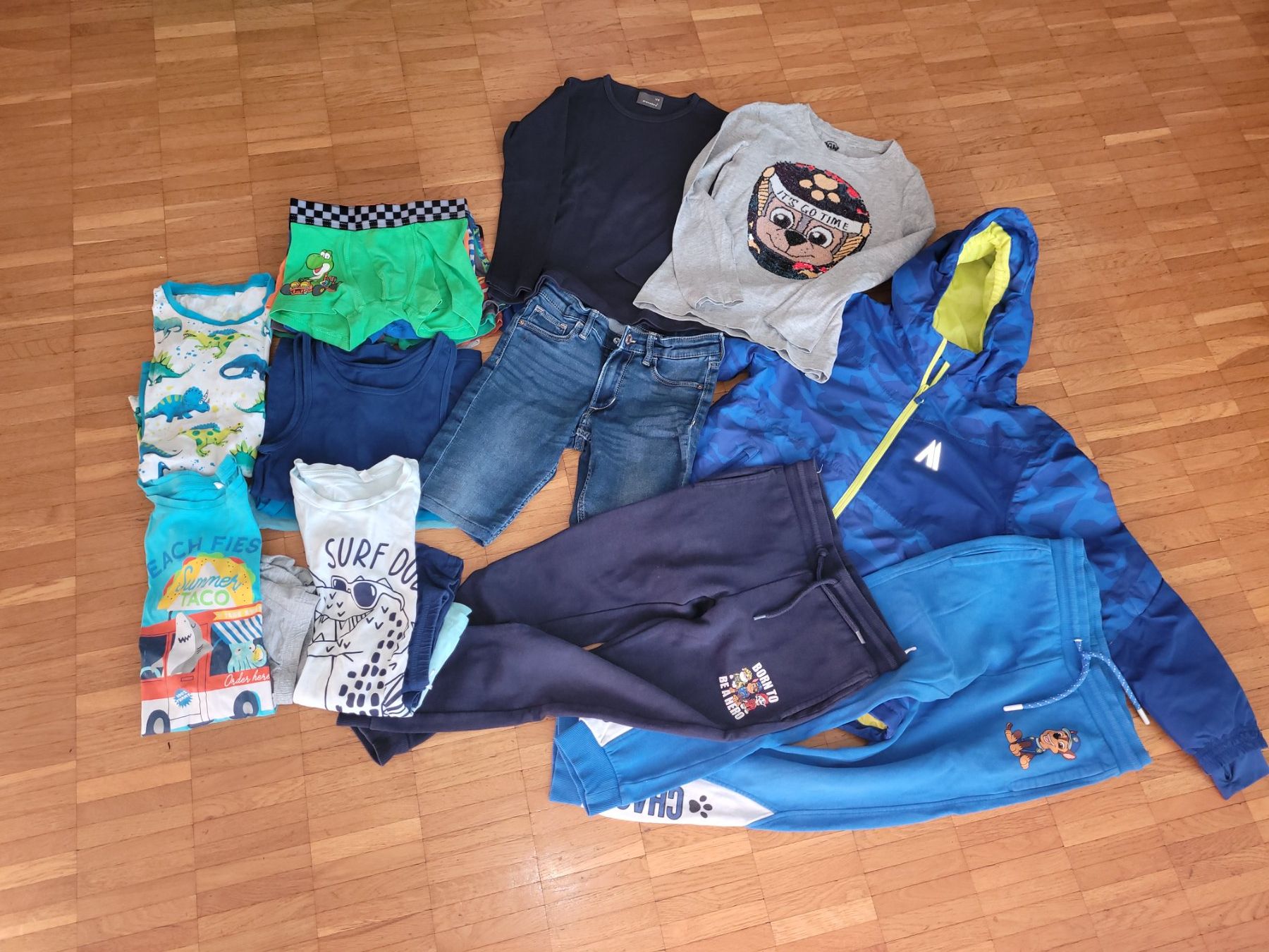 Lotti & Set di vestiti: Kleiderpaket Grösse 128 – Usato da Uster venduto da Gabi64