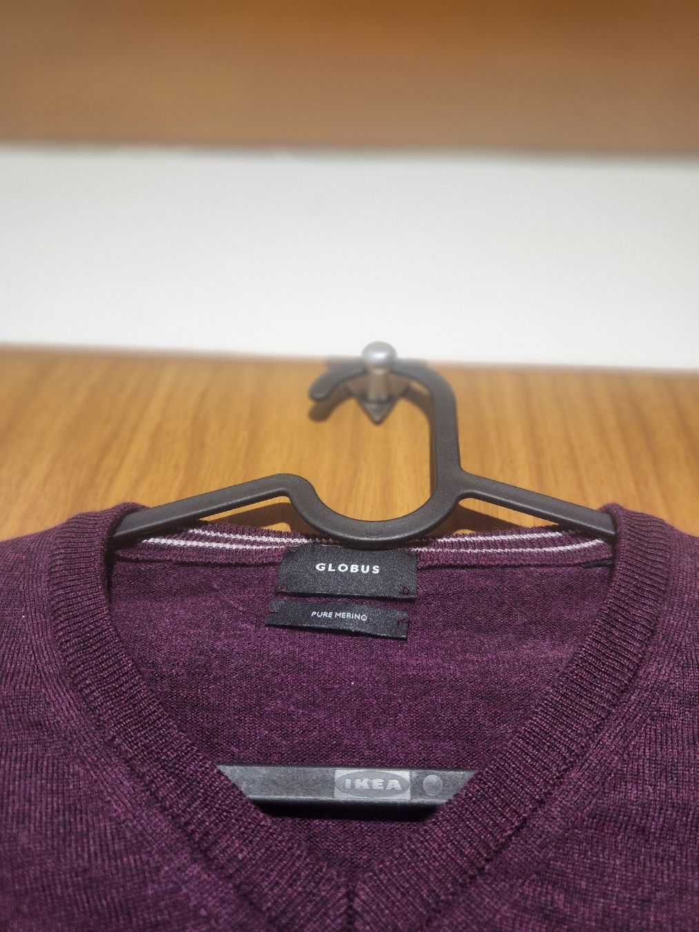 Globus Pulls & Sweat-shirts: Pull Col V Globus 100% laine Merino prune taille S – D'occasion à Niedergösgen par Eva2410 6