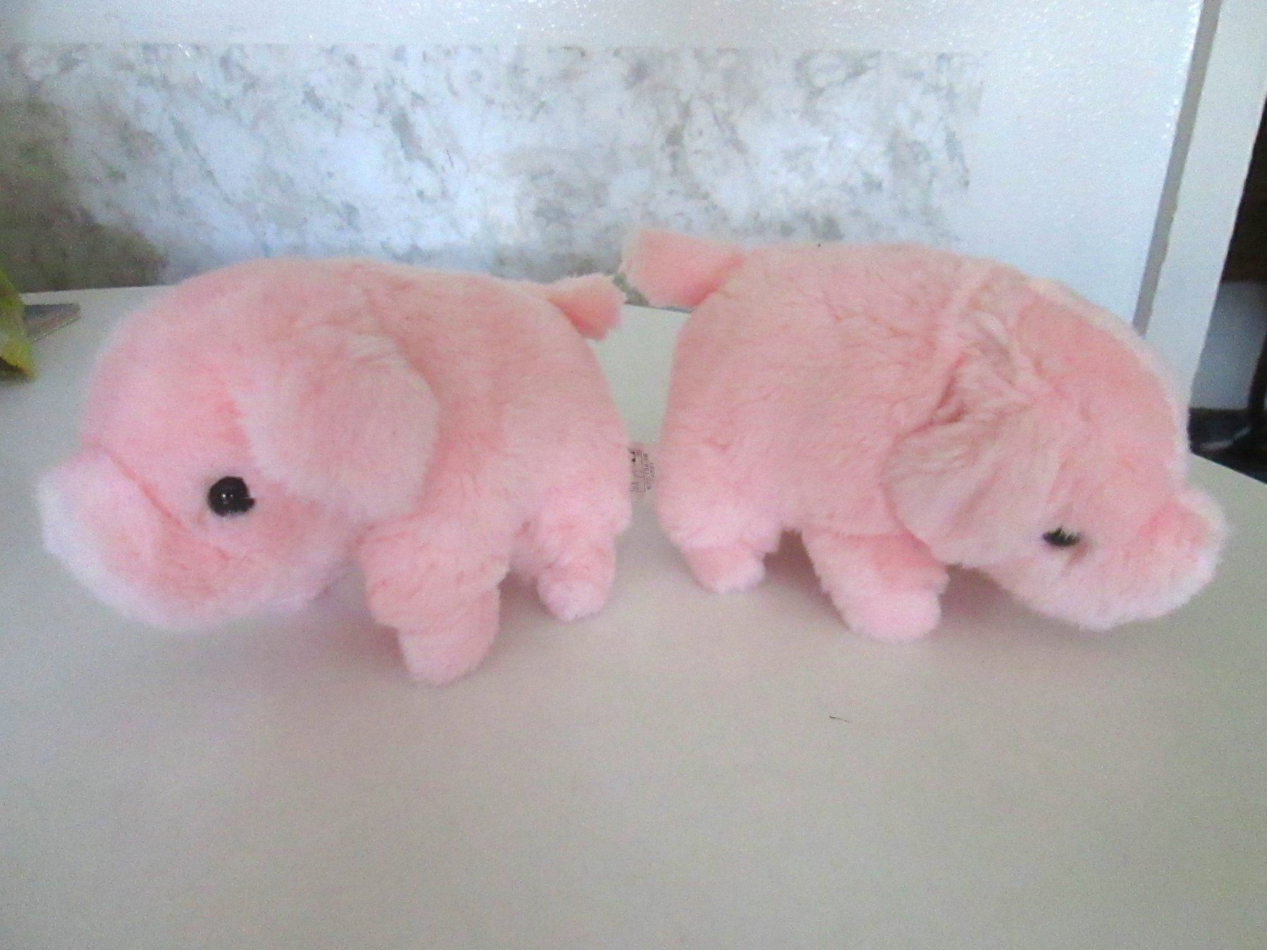 Jouets: 2 Plüsch-Ferkel – D'occasion à Sementina par babucia