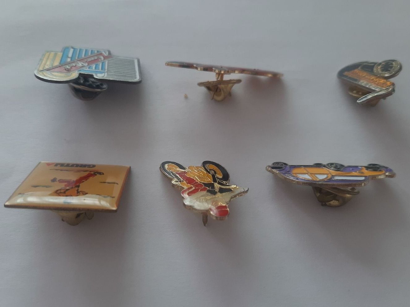 Placchette & Badge: 6 Vintage Anstecknadeln, Pins – Usato da Mels venduto da Melzi 1