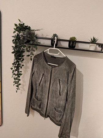 Damen Jacke grau Netzoptik Reissverschluss von Margittes