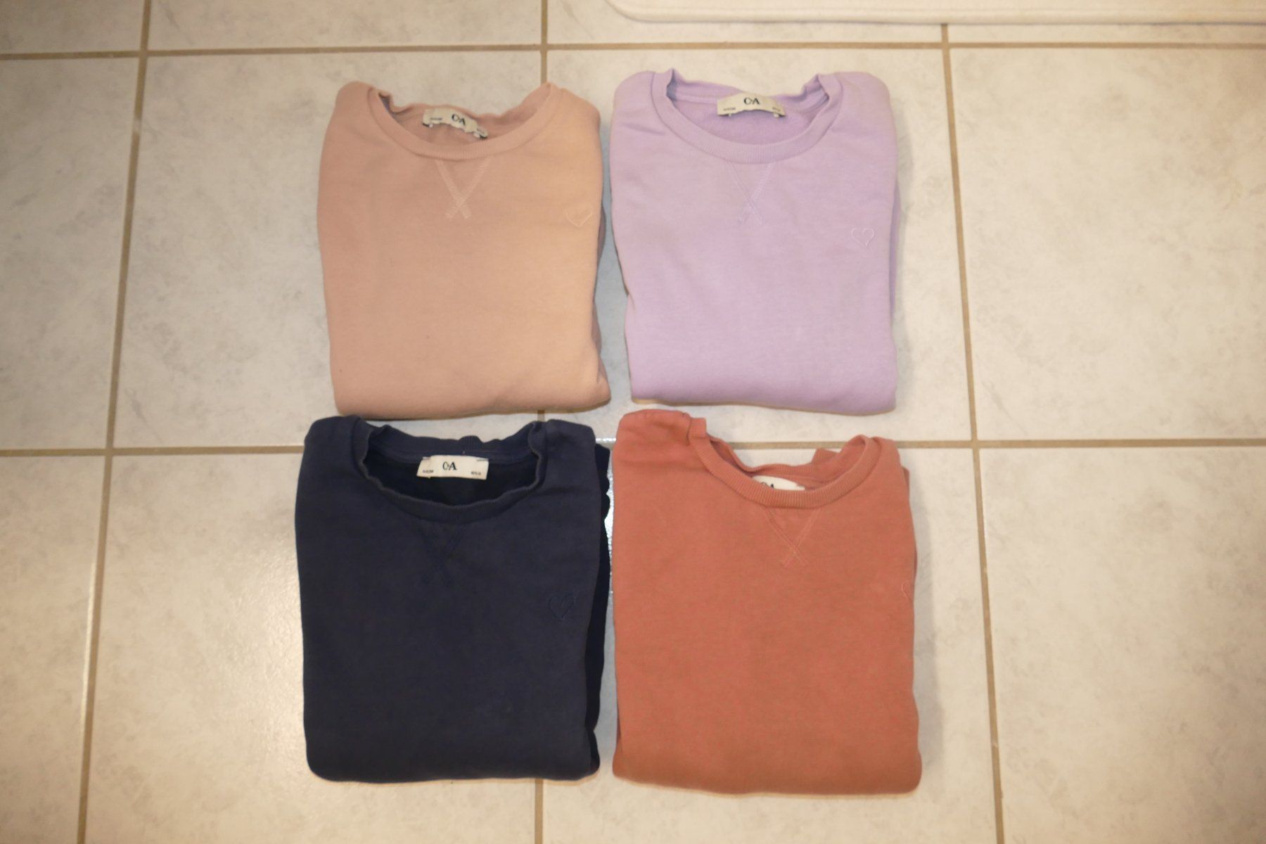 C&A Pulls et sweat-shirts: C&A: 4xPullover Gr. 140 – D'occasion à Niederhasli par Flash32