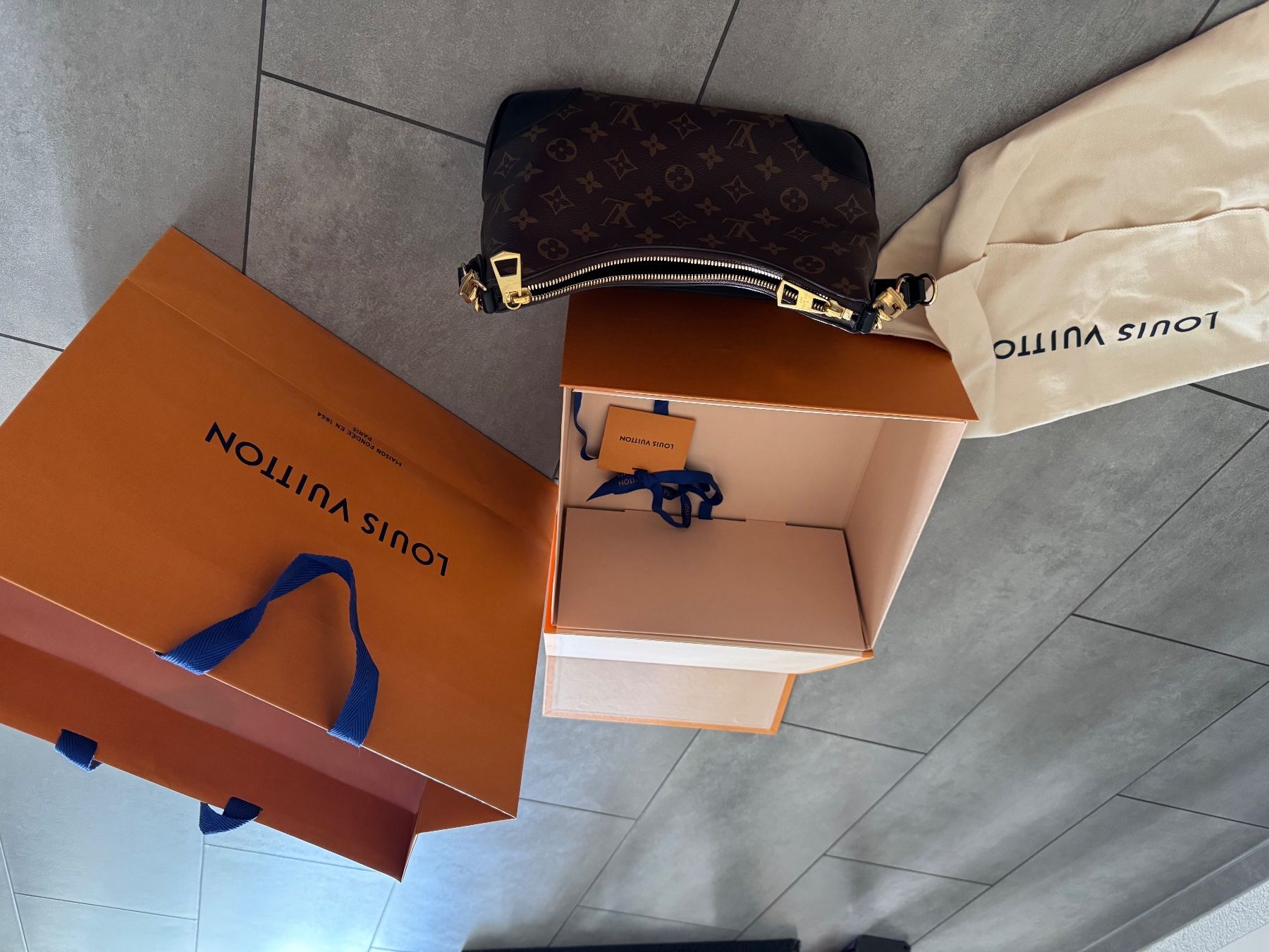 Louis Vuitton Taschen für Damen: Sac Louis Vuitton Boulogne – Neu und originalverpackt aus Bettens von lauriane7 4