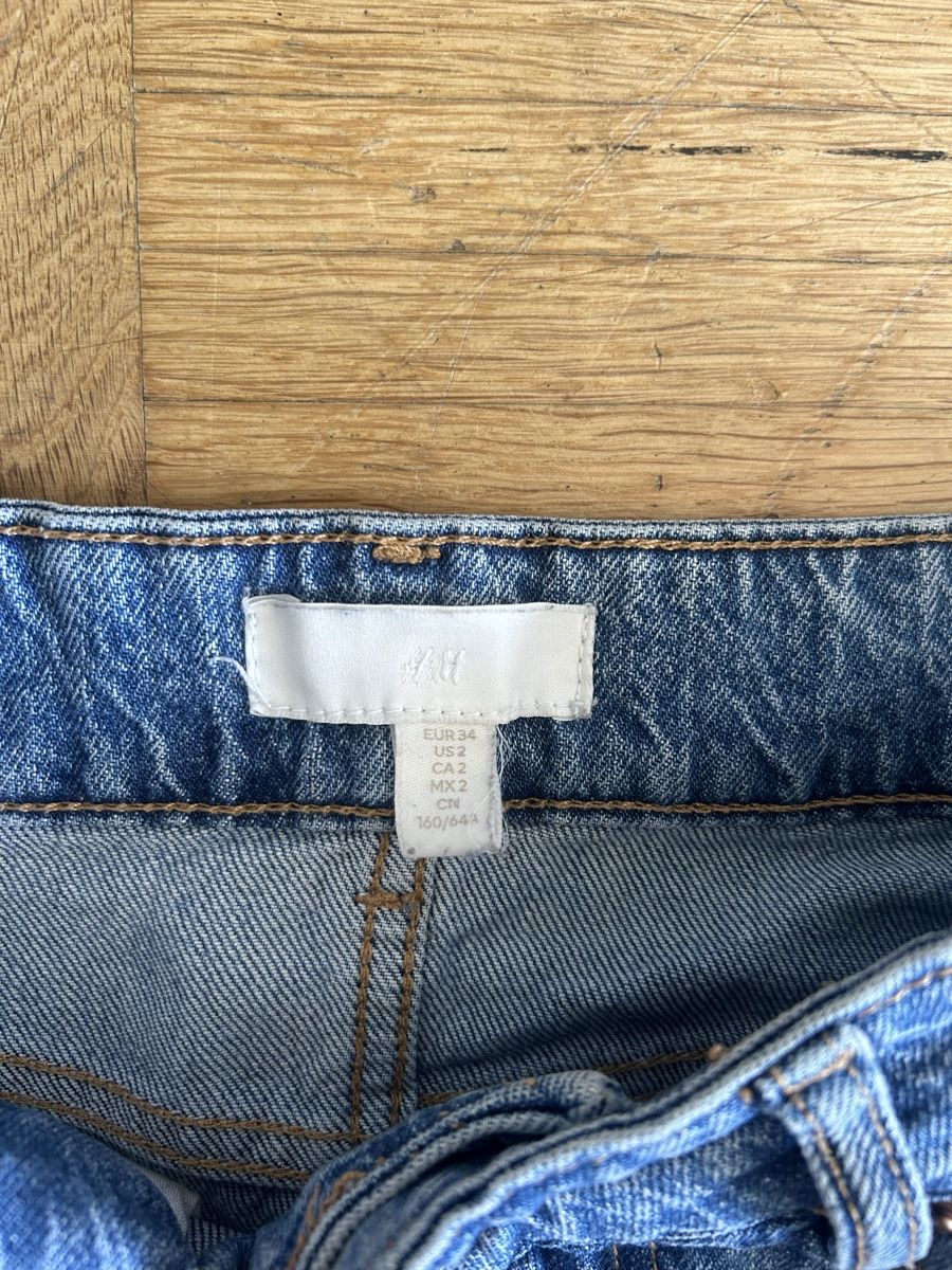 H&M Jeans: H&M Jeans hellblau weit geschnitten Grösse 34 – Usato da Bern venduto da Vintage_Flexu 1