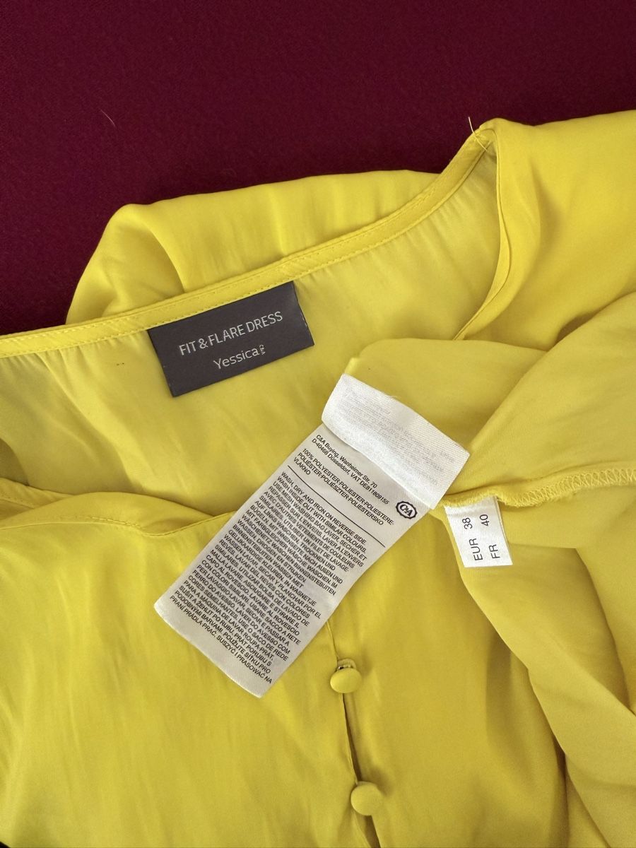 C&A Kleider: Robe fluide jaune – Neu (gemäss Beschreibung) aus Le Locle von tchanatakoua 6