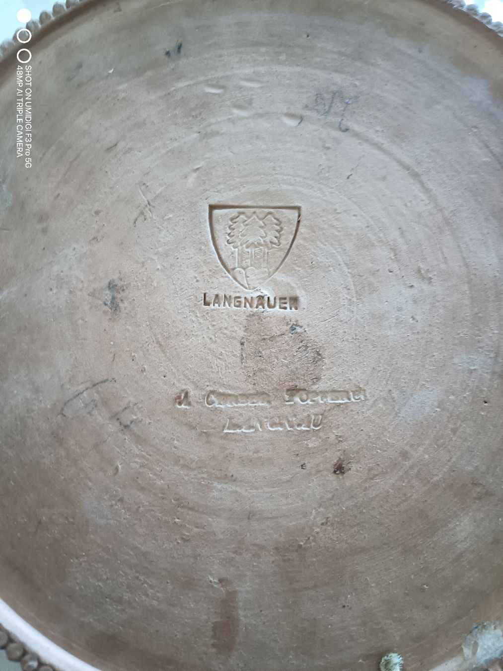 Piatti: Langnauer Keramik Teller, Wandteller, Durchmesser 32cm – Usato da Aarwangen venduto da to-hirschi 1
