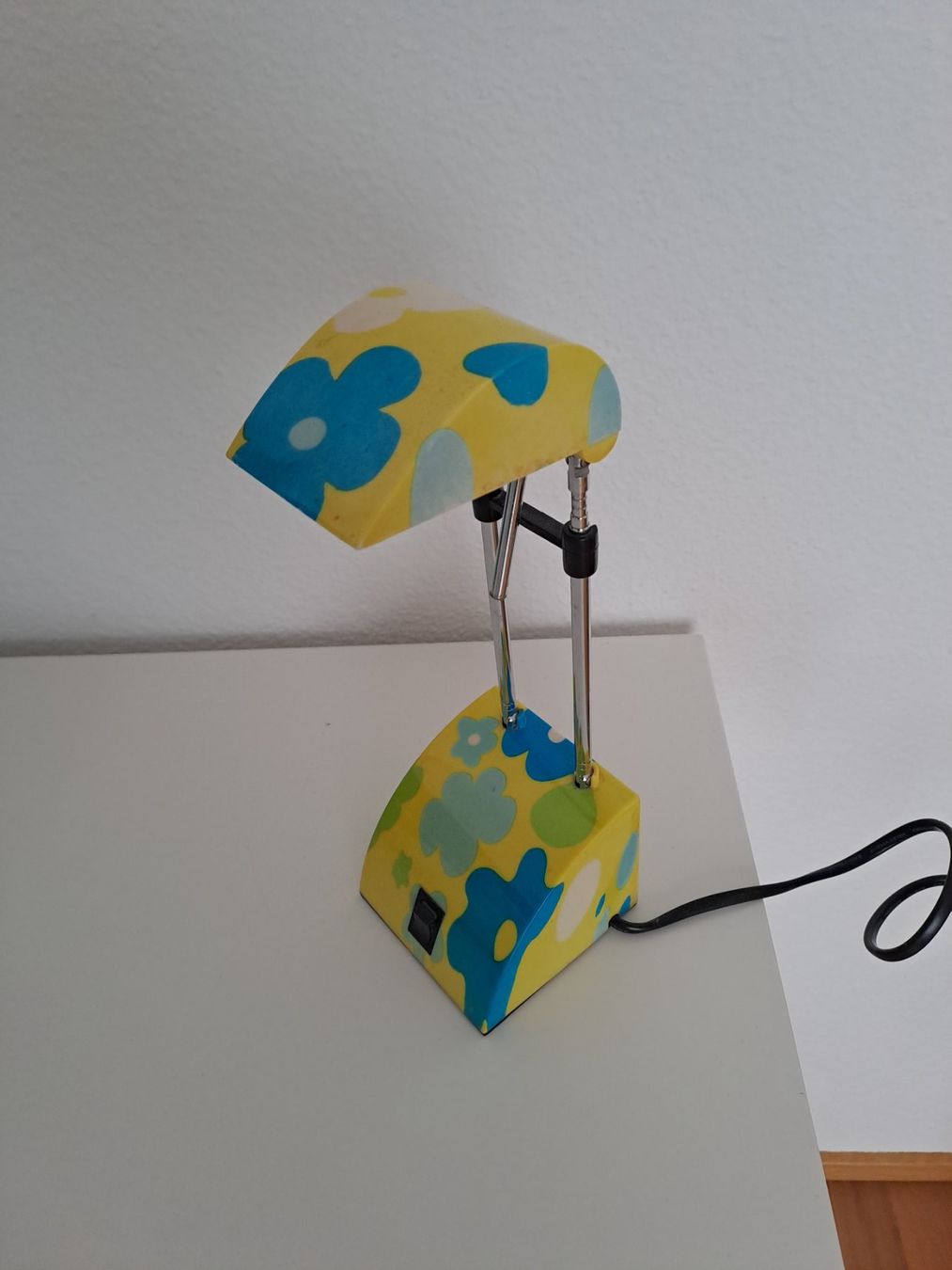 Conforama Lampade: Schreibtischlampe mit Blümchenmuster – Usato da Ettiswil venduto da PatriziaL10 2