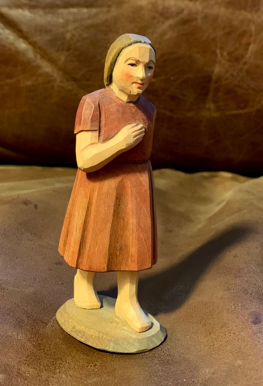 Figurines: Huggler Brienz, schreitendes Mädchen, Holz, Krippenfigur – D'occasion à Kloten par petrol5555 5
