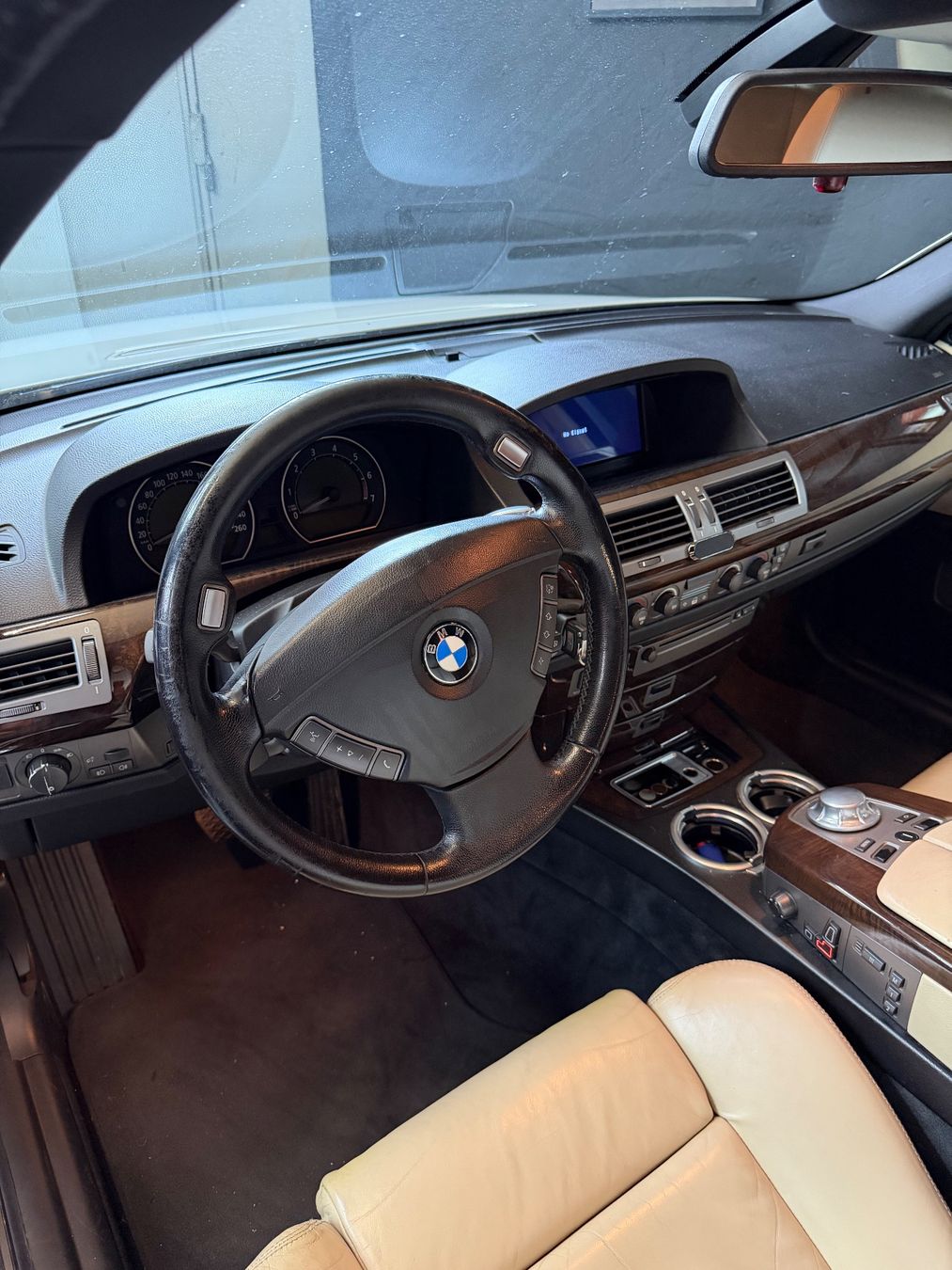 BMW Autos: BMW 735i E65 – D'occasion à Bronschhofen par SezoCarsector 6