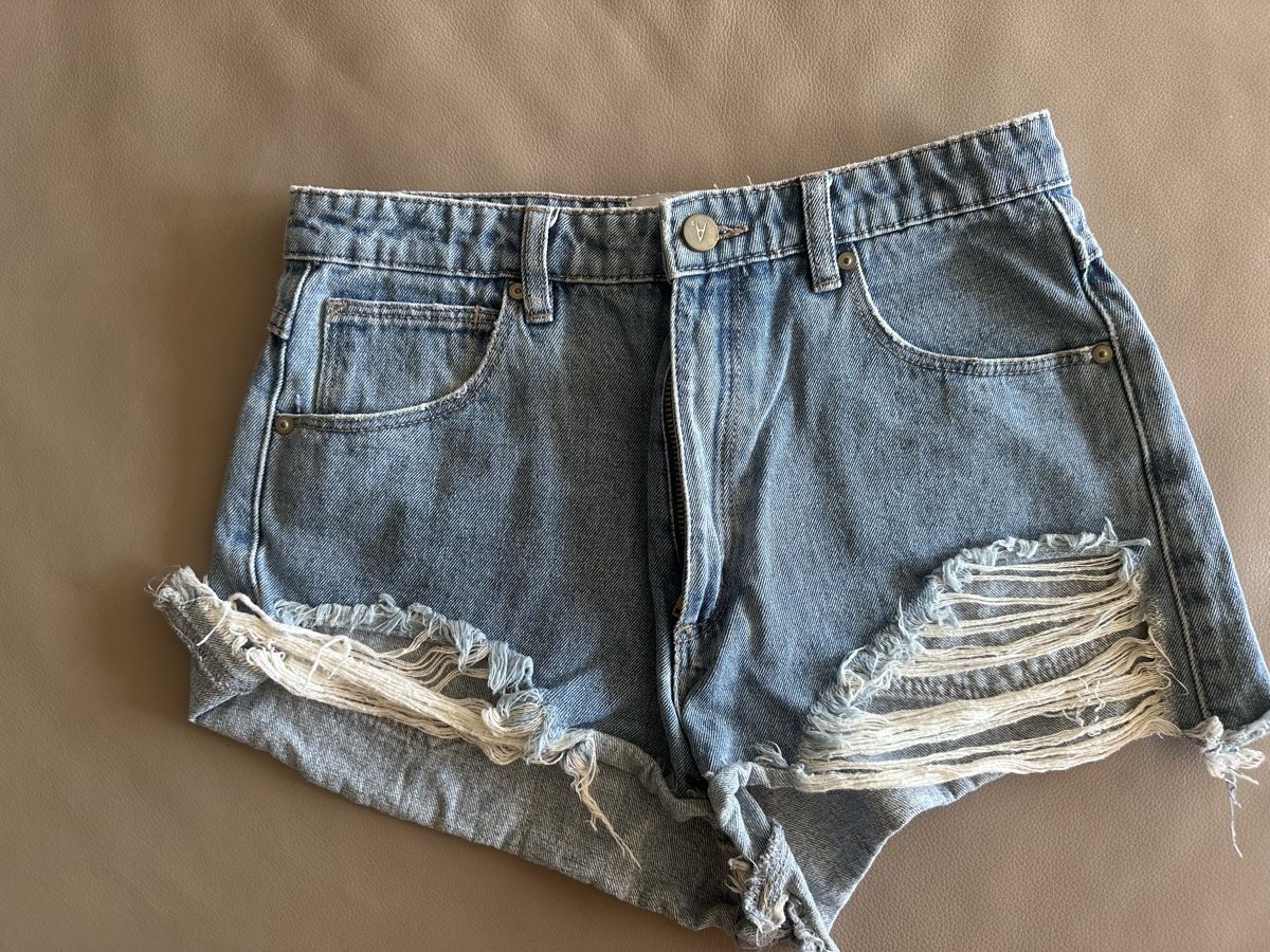 Jeans: Jeans Shorts Damen  – Gebraucht aus Zürich von Duki88 2