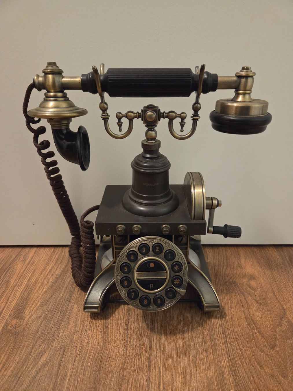 Doro Telefone: Antikes Telefon, Audioline Millenium Doro – Gebraucht aus Thun von Maligaya8