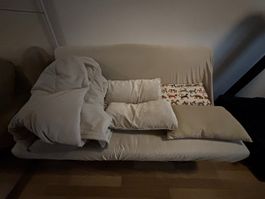 Schlafsofa beige mit Kissen gebrauchter Zustand