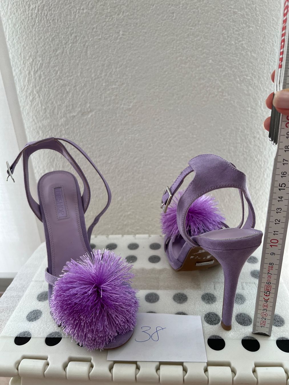 Topshop Scarpe da donna: Lila Pumps mit Pompon - ungetragen – Nuovo (secondo la descrizione) da Jona venduto da n.ferrari 2