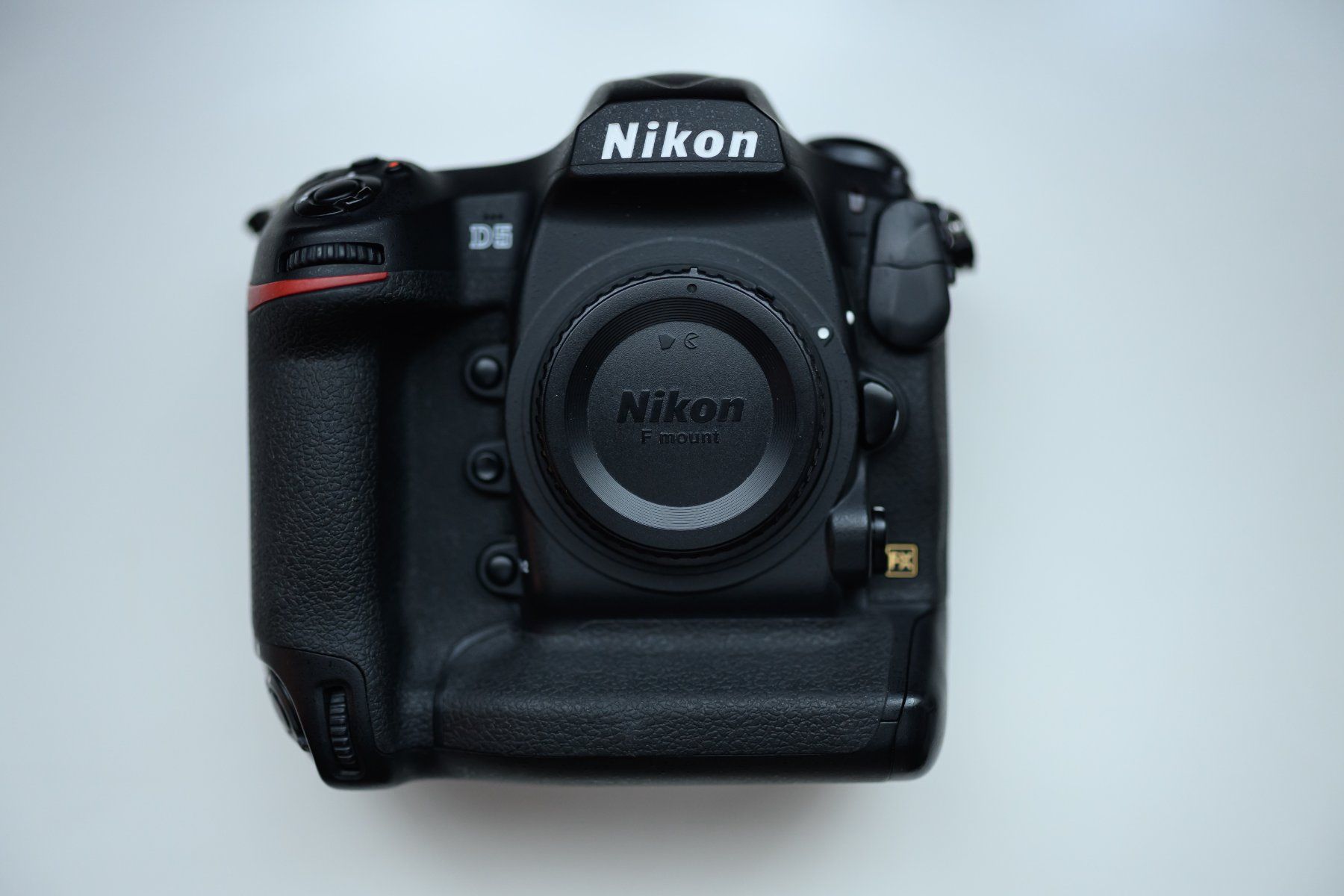 Nikon Fotocamera: Nikon D5 (Vollformat) inkl. OVP – Usato da Chur venduto da Mcama 1