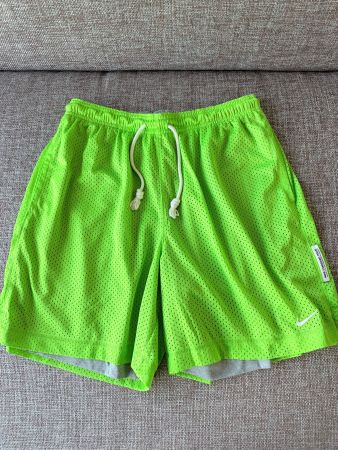 Nike Standard Issue Reversible Shorts Grün/Grau – Gr. S